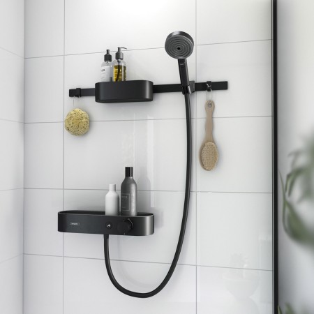 hansgrohe WallStoris Bundle Duschkopf 105, wassersparend, Thermostat, Duschstange 70 cm und Accessoireset